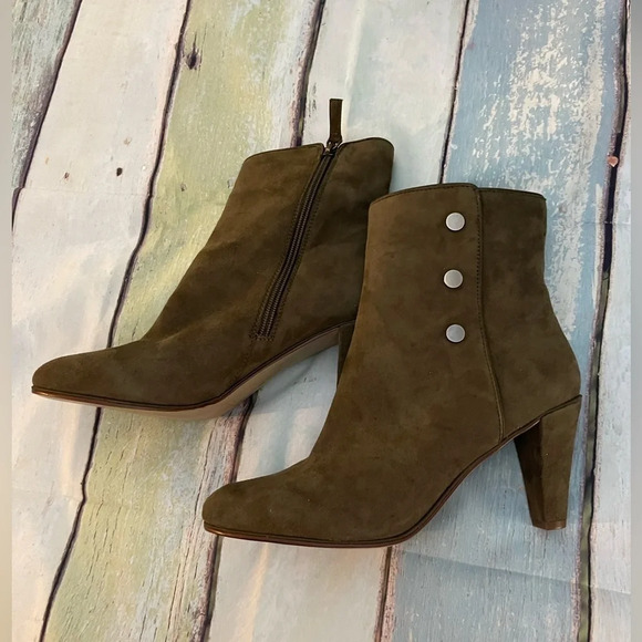 TAHARI Christy Studded Suede Bootie in Olive, 9.5, NWOT - Picture 11 of 16
